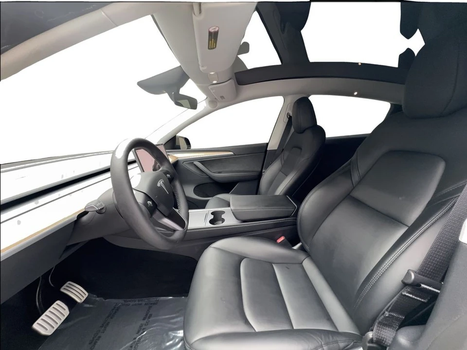 2024 Tesla Model Y Performance - Image 19 of 21