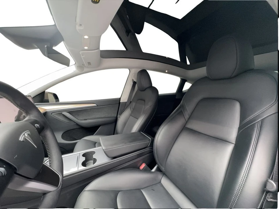 2024 Tesla Model Y Performance - Image 18 of 21