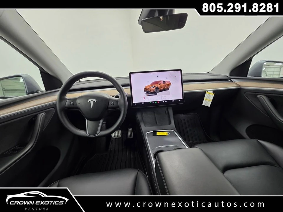 2024 Tesla Model Y Performance - Image 16 of 21