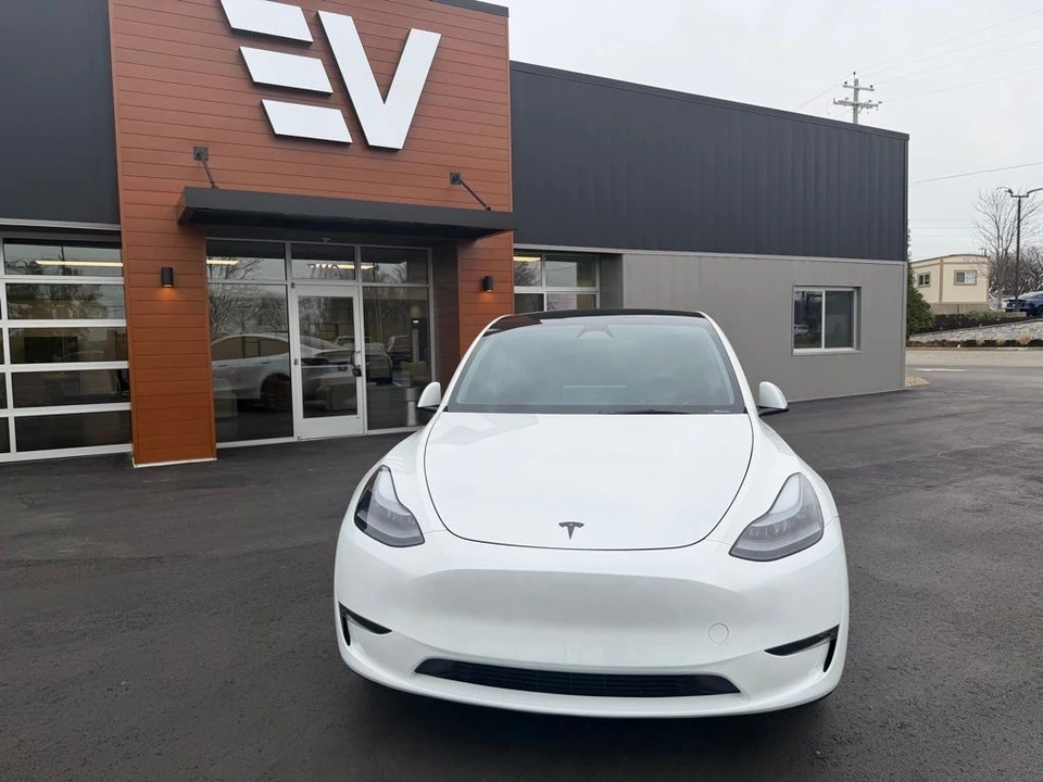 2024 Tesla Model Y Performance - Image 2 of 16