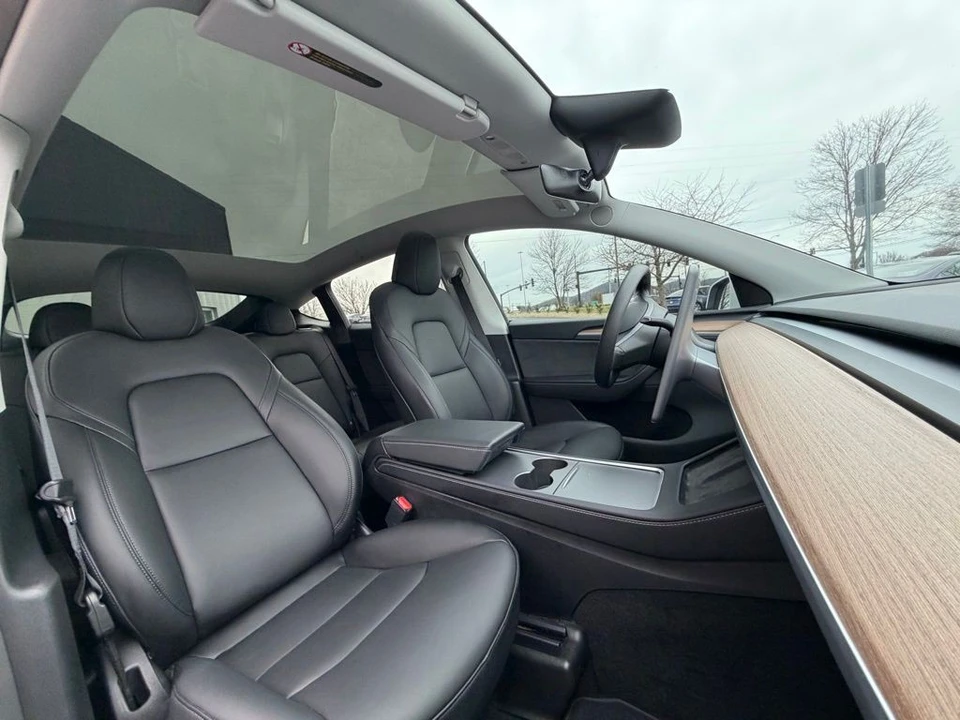 2024 Tesla Model Y Performance - Image 12 of 16