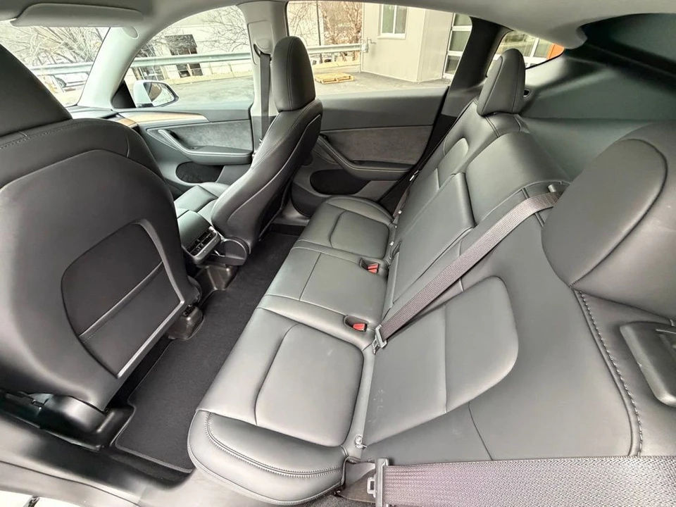 2024 Tesla Model Y Performance - Image 9 of 16
