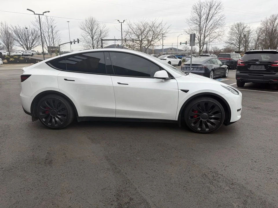 2024 Tesla Model Y Performance - Image 3 of 16