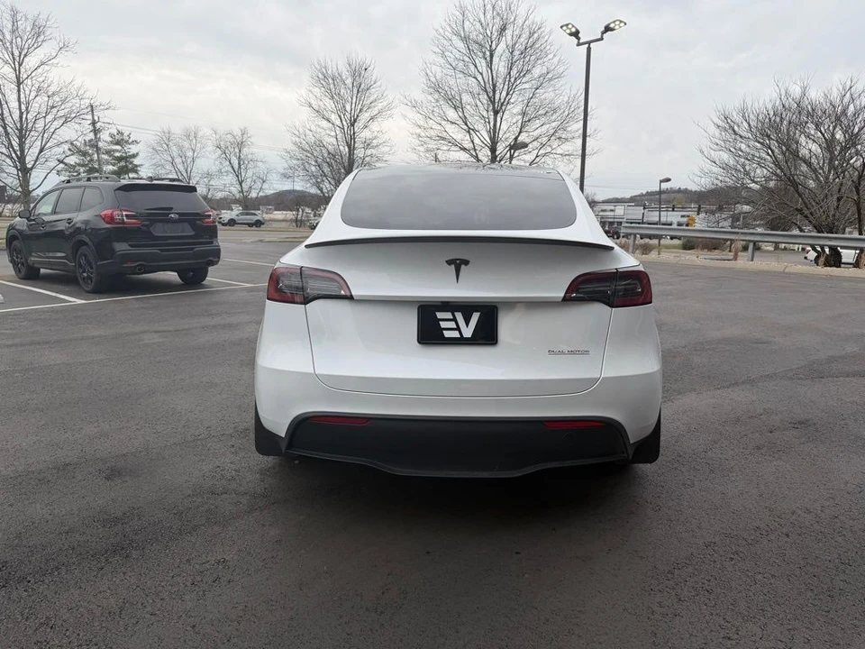 2024 Tesla Model Y Performance - Image 4 of 16