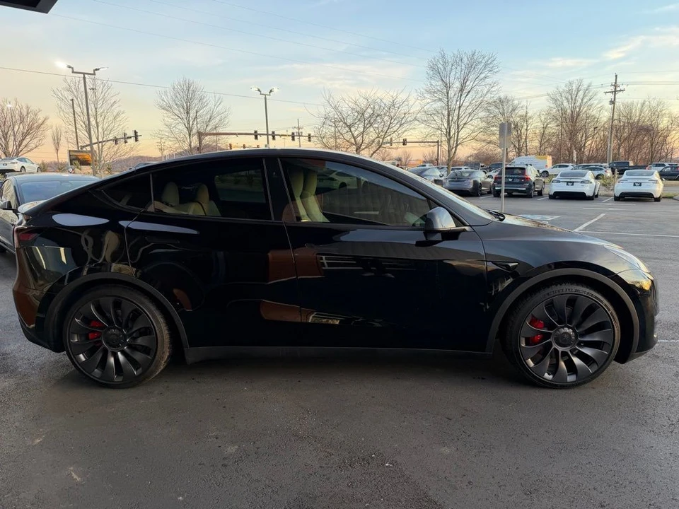 2024 Tesla Model Y Performance - Image 4 of 16