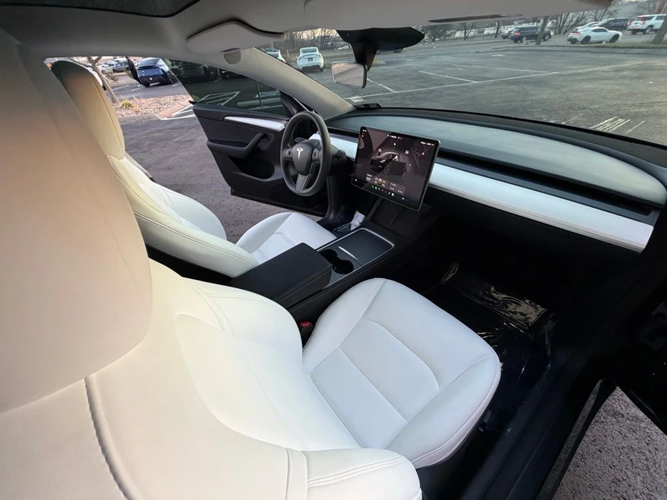 2024 Tesla Model Y Performance - Image 14 of 16