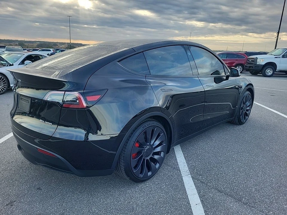 2024 Tesla Model Y Performance - Image 3 of 7