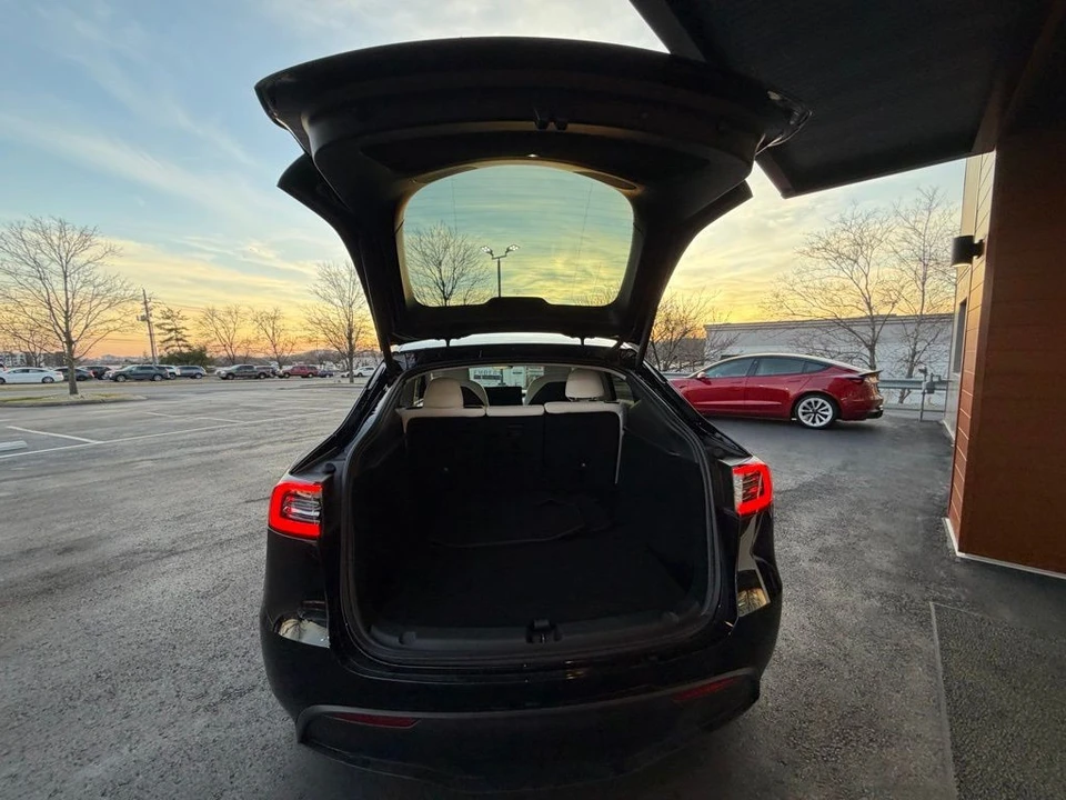 2024 Tesla Model Y Performance - Image 6 of 16