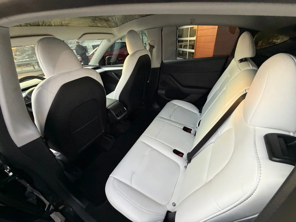 2024 Tesla Model Y Performance - Image 10 of 16