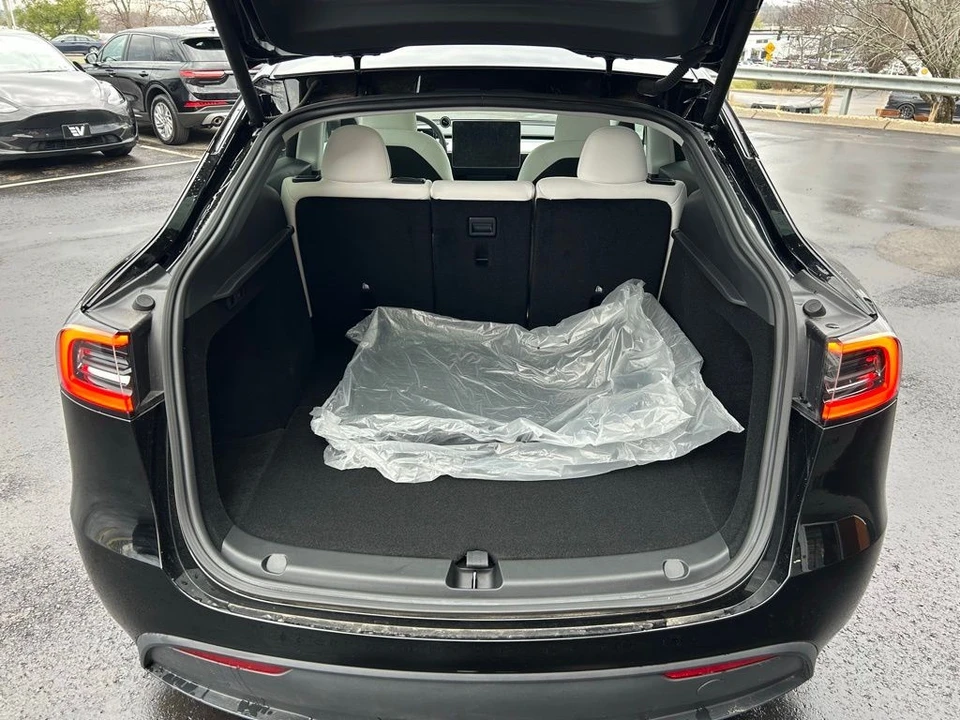 2024 Tesla Model Y Performance - Image 7 of 17