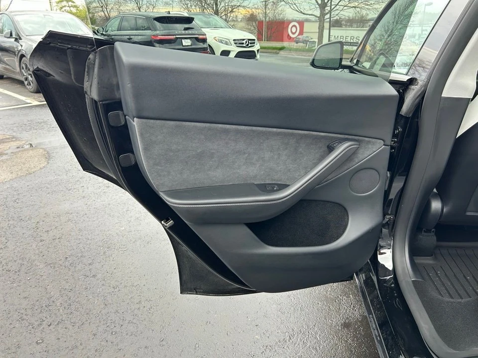 2024 Tesla Model Y Performance - Image 12 of 17