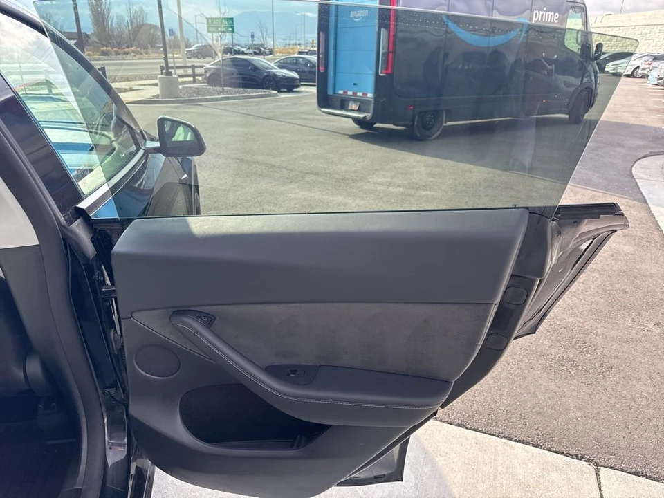 2024 Tesla Model Y Performance - Image 18 of 21