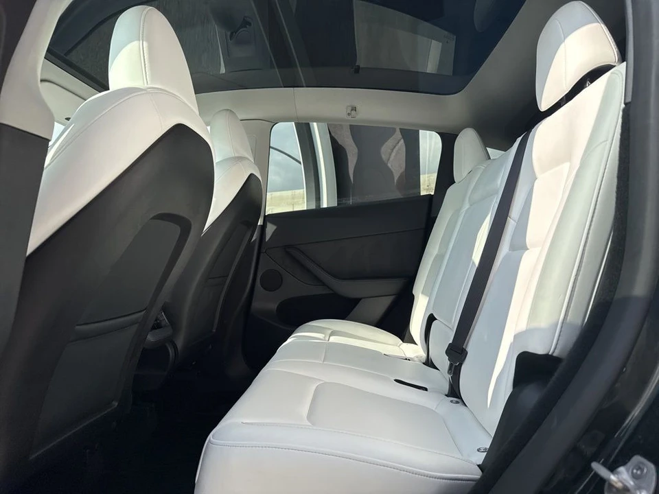 2024 Tesla Model Y Performance - Image 16 of 21
