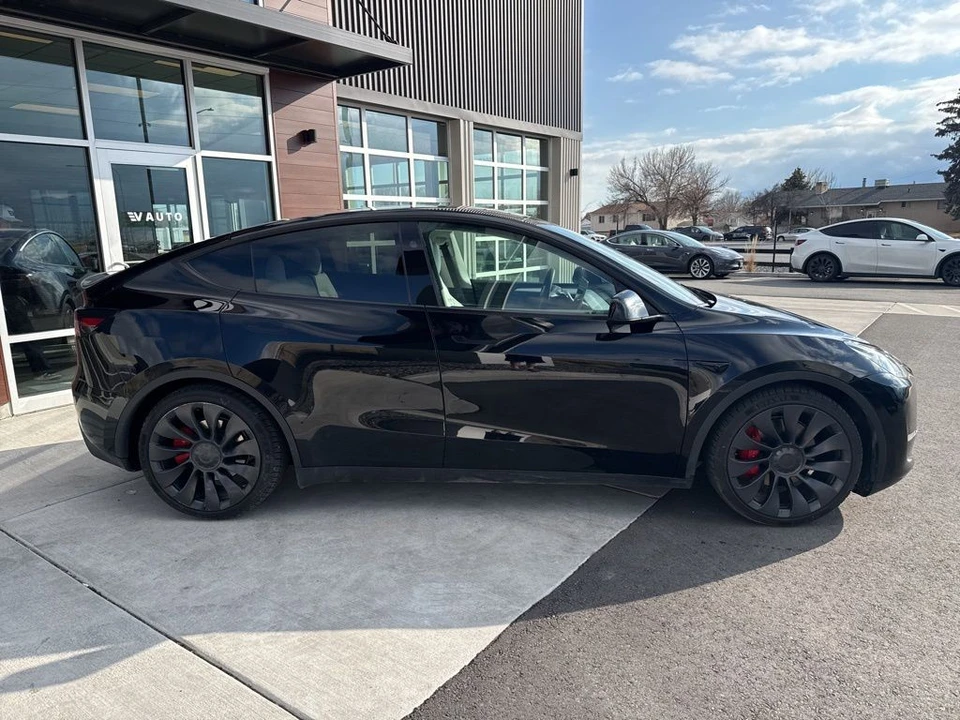 2024 Tesla Model Y Performance - Image 9 of 21