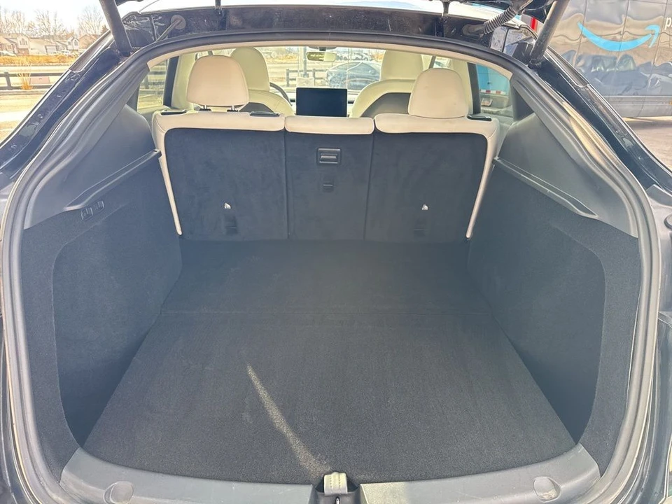 2024 Tesla Model Y Performance - Image 17 of 21
