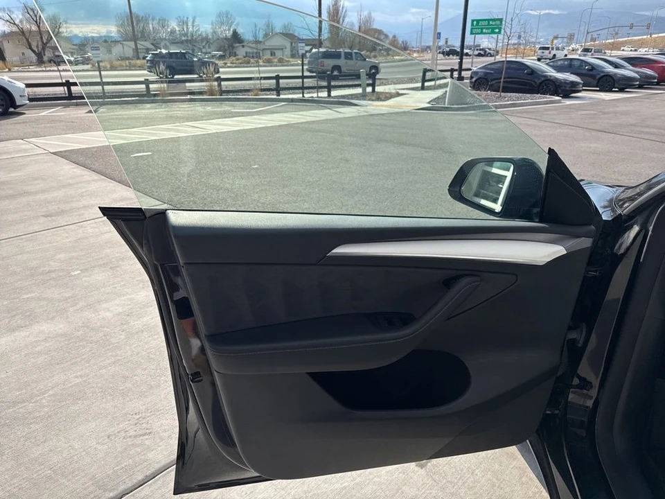 2024 Tesla Model Y Performance - Image 11 of 21
