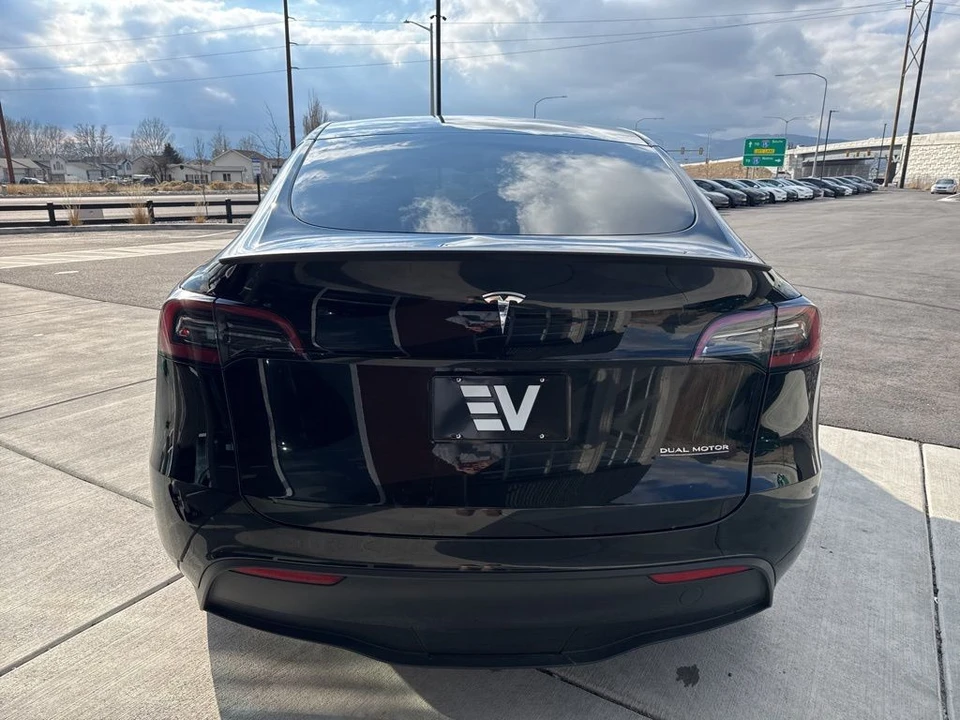 2024 Tesla Model Y Performance - Image 7 of 21