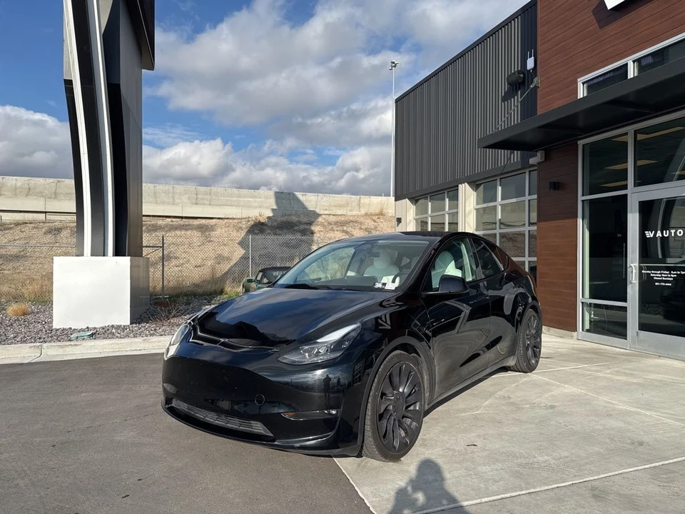 2024 Tesla Model Y Performance - Image 4 of 21