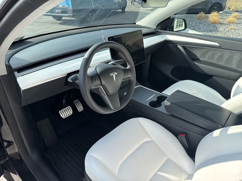 2024 Tesla Model Y Performance - Image 12 of 21