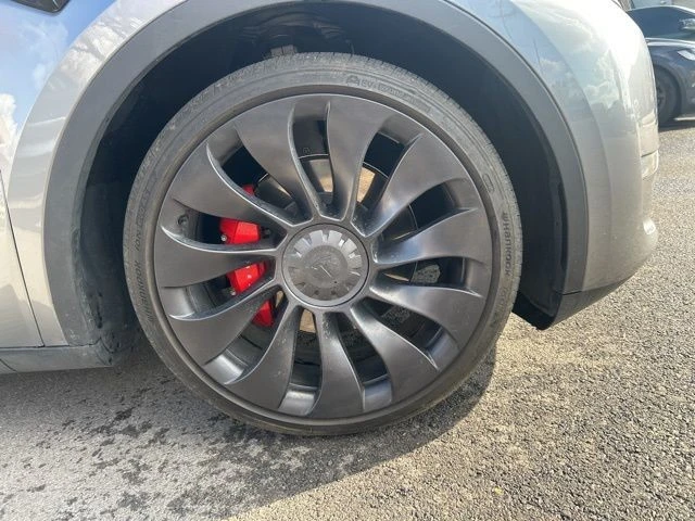 2024 Tesla Model Y Performance - Image 10 of 21