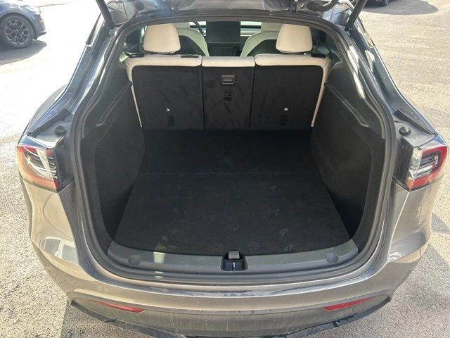 2024 Tesla Model Y Performance - Image 17 of 21