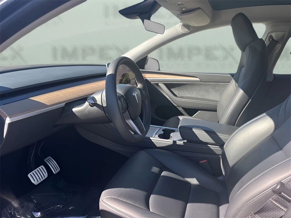 2024 Tesla Model Y Performance - Image 9 of 12
