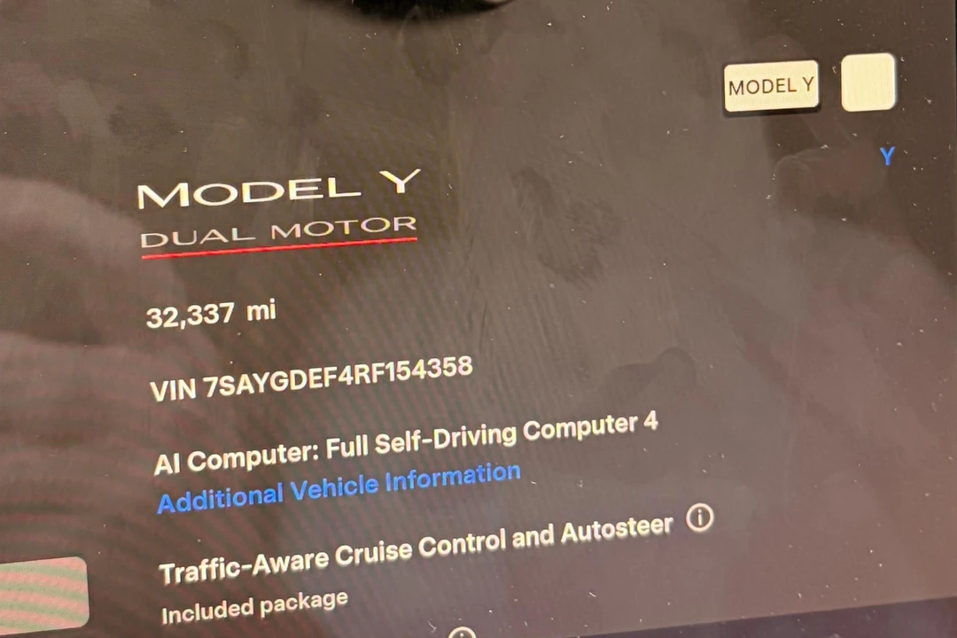 2024 Tesla Model Y Performance - Image 19 of 31