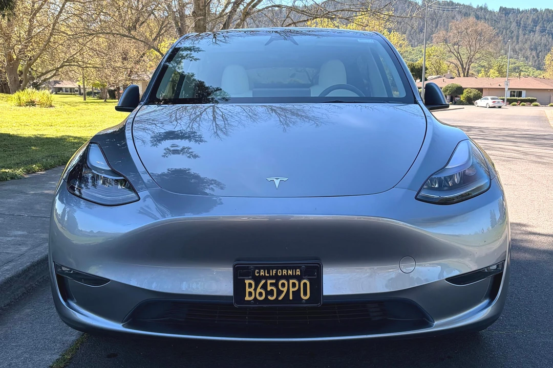 2024 Tesla Model Y Performance - Image 2 of 31