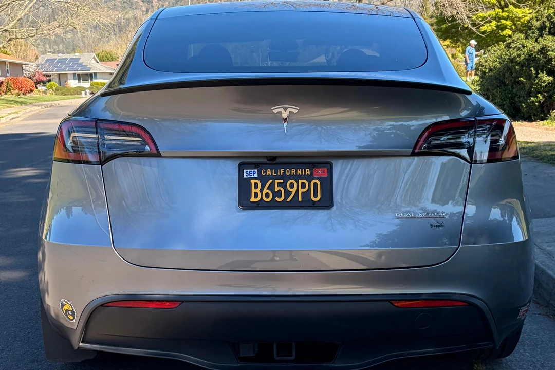 2024 Tesla Model Y Performance - Image 5 of 31