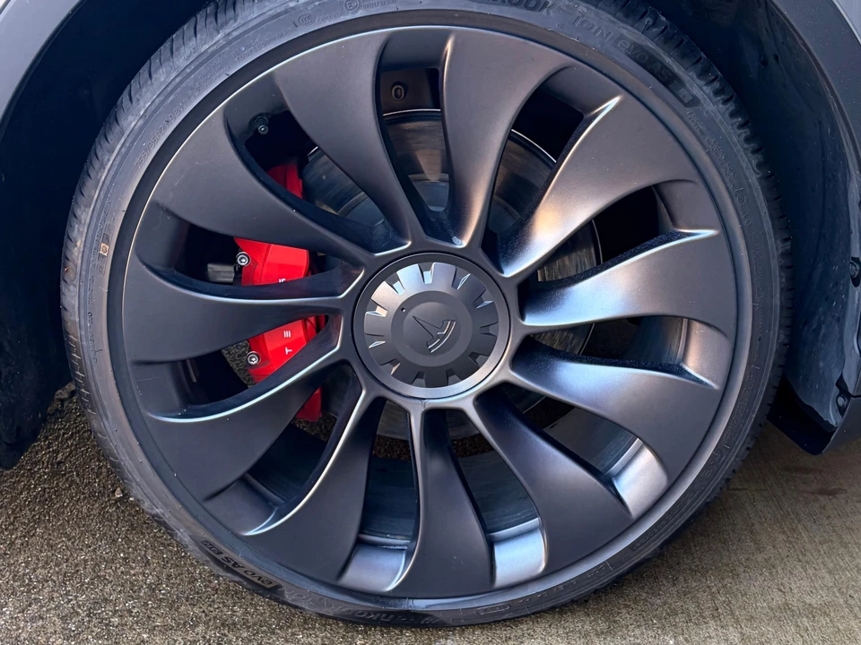 2024 Tesla Model Y Performance - Image 14 of 31
