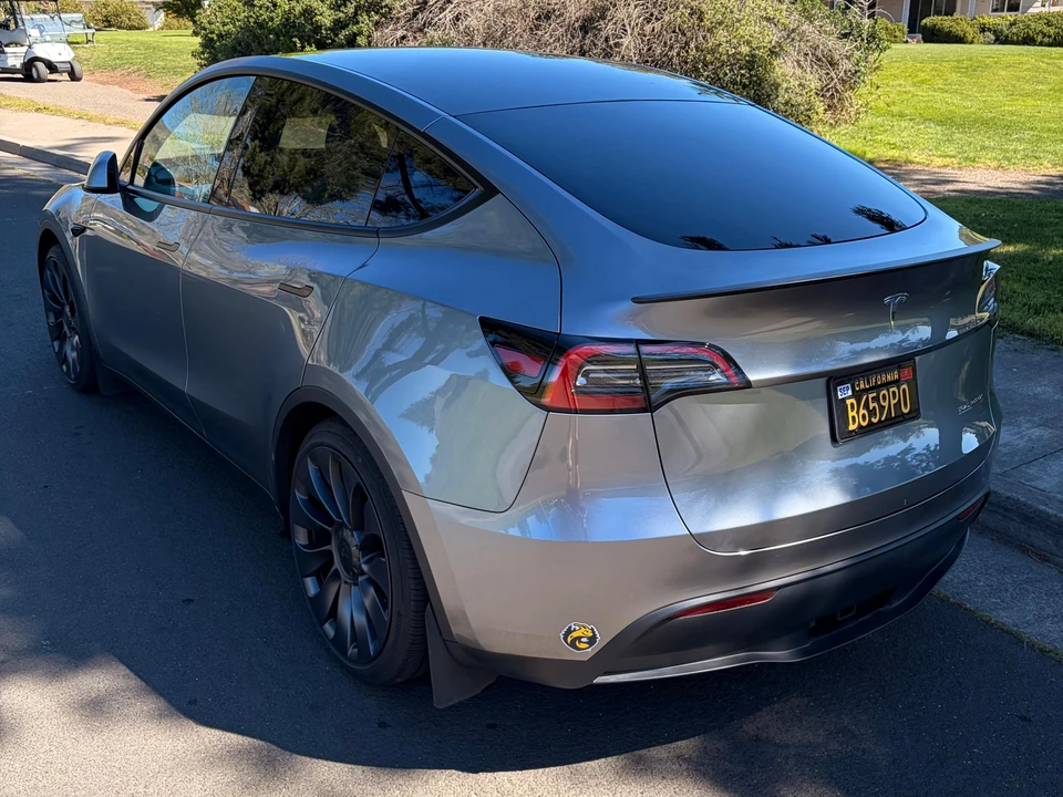 2024 Tesla Model Y Performance - Image 7 of 31