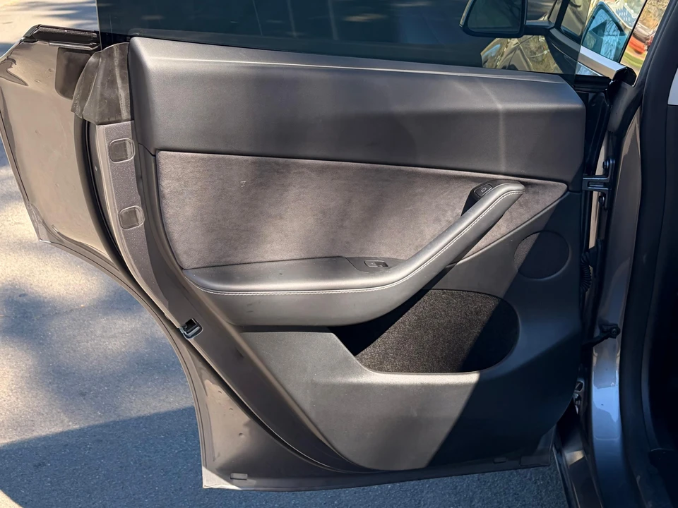 2024 Tesla Model Y Performance - Image 30 of 31
