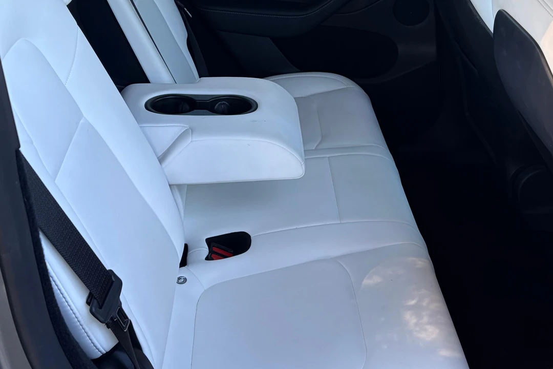 2024 Tesla Model Y Performance - Image 18 of 31