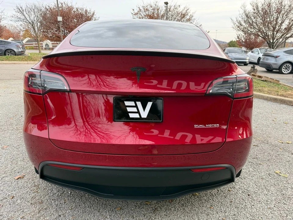 2024 Tesla Model Y Performance - Image 4 of 12