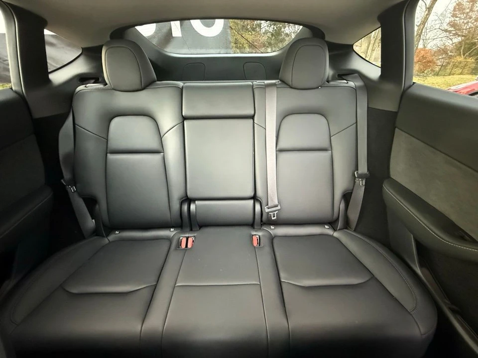 2024 Tesla Model Y Performance - Image 9 of 12