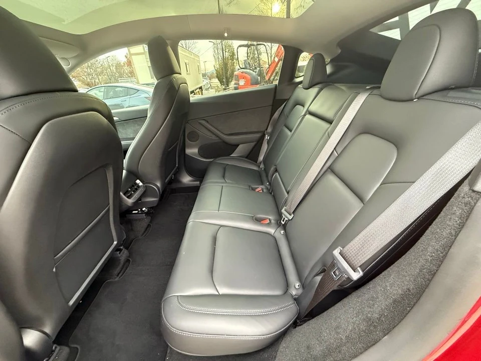 2024 Tesla Model Y Performance - Image 10 of 12