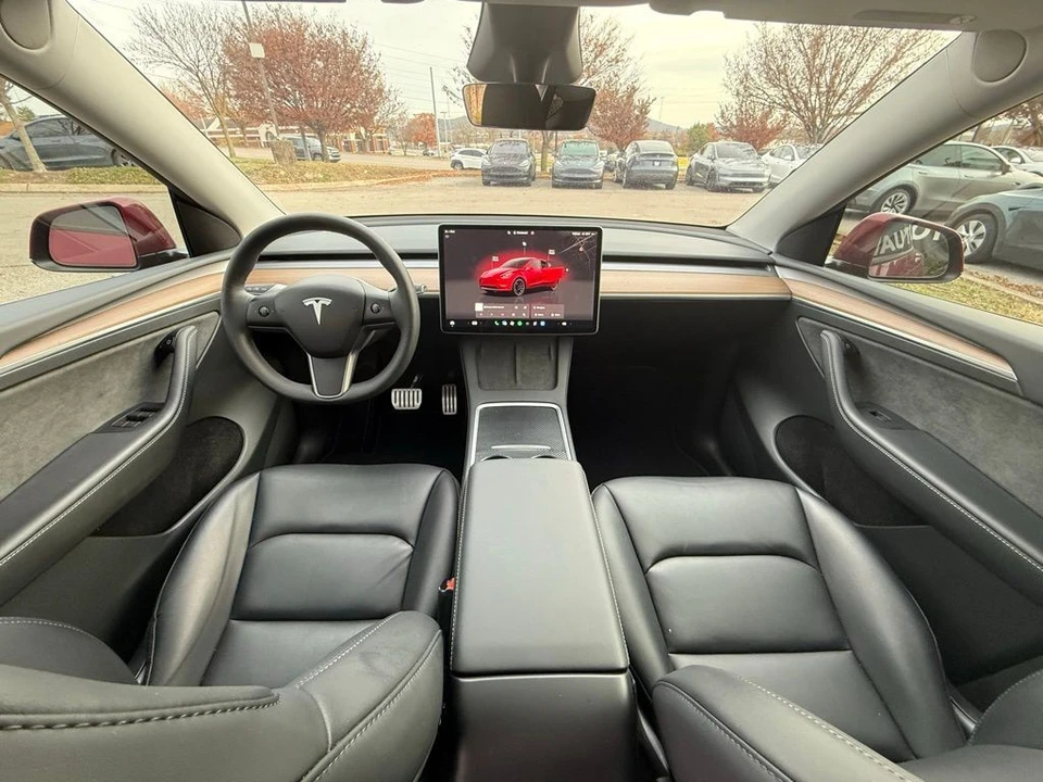 2024 Tesla Model Y Performance - Image 7 of 12