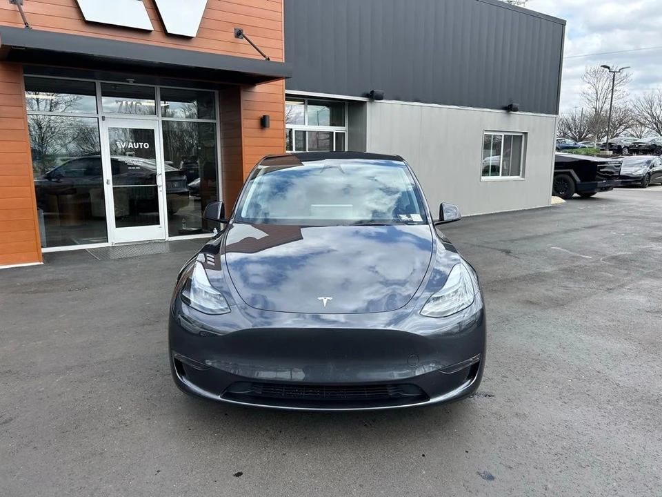 2024 Tesla Model Y Performance - Image 2 of 15