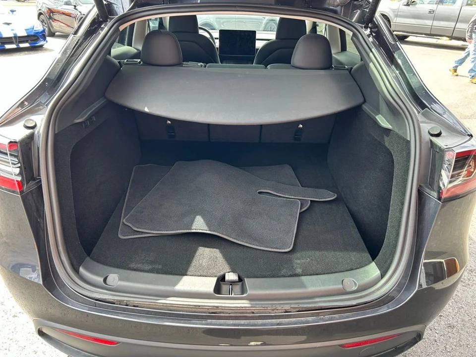 2024 Tesla Model Y Performance - Image 7 of 15