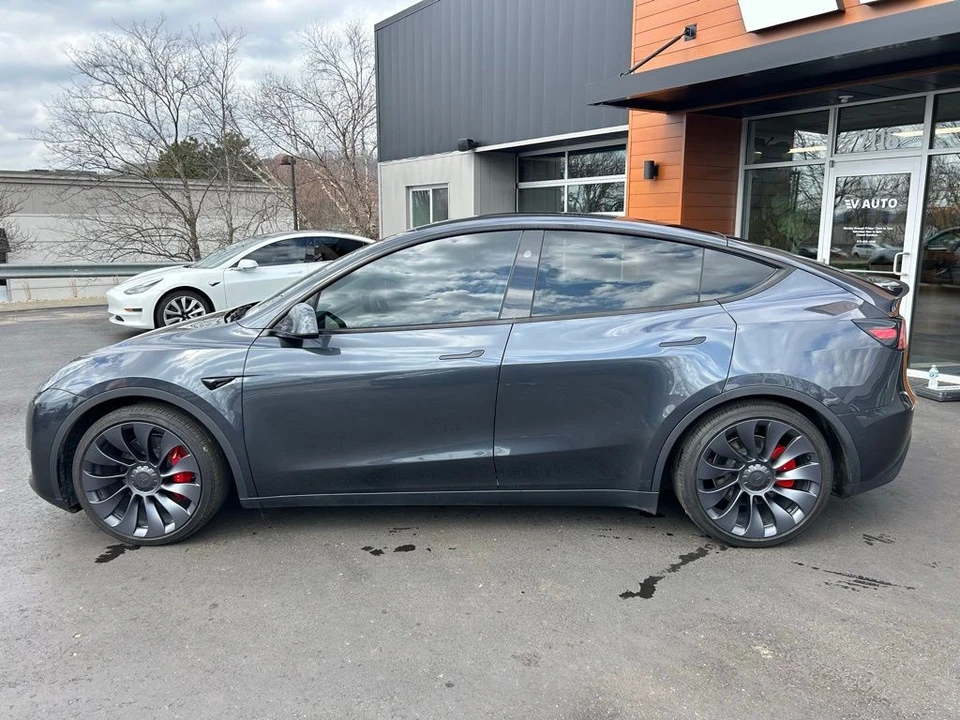 2024 Tesla Model Y Performance - Image 5 of 15