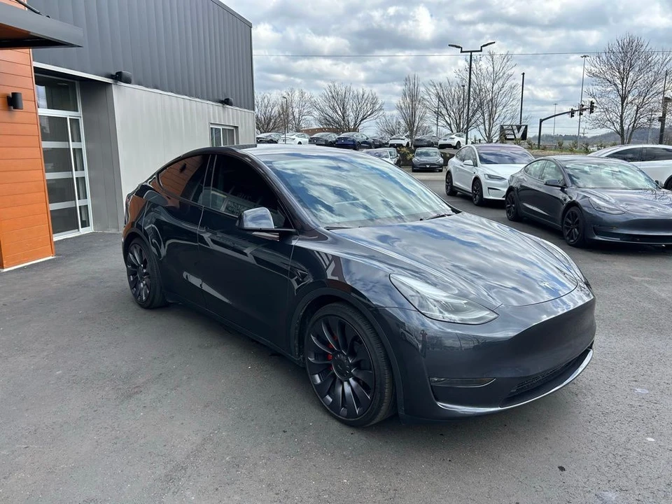 2024 Tesla Model Y Performance - Image 3 of 15