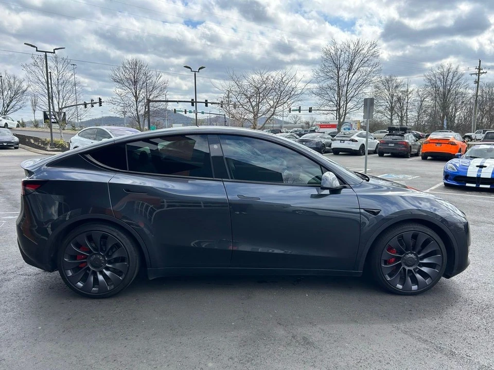 2024 Tesla Model Y Performance - Image 4 of 15