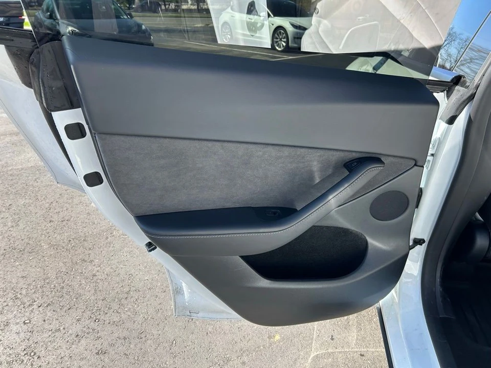 2024 Tesla Model Y Performance - Image 12 of 17