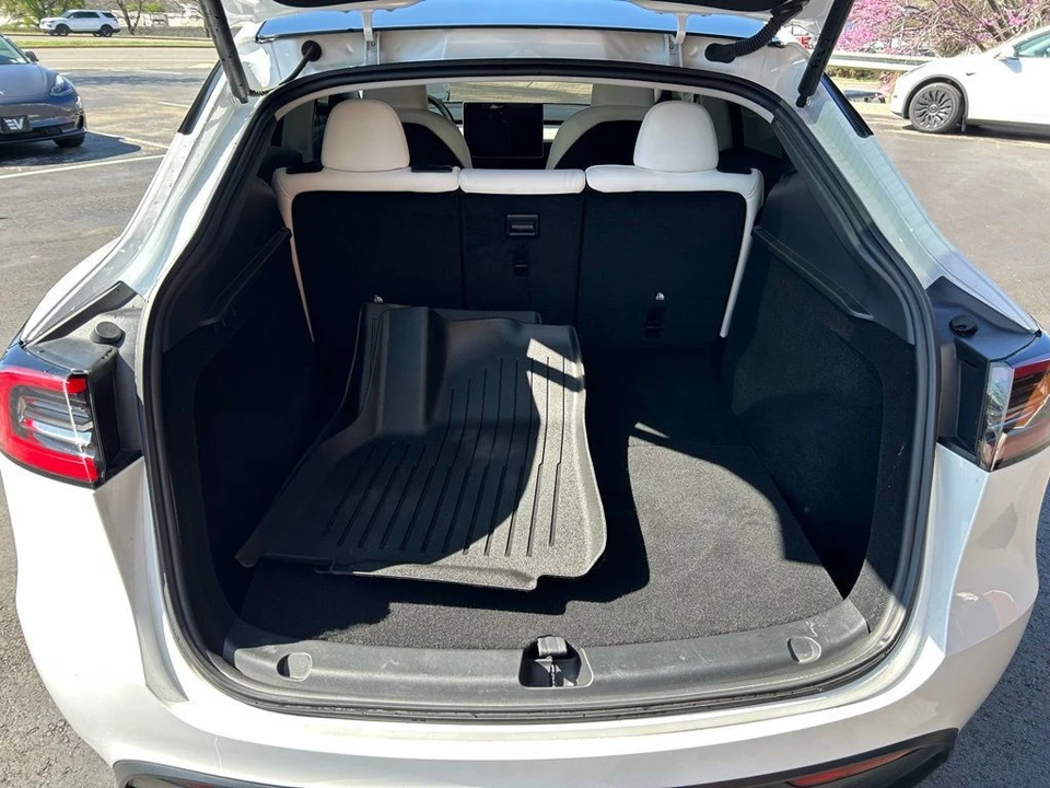 2024 Tesla Model Y Performance - Image 7 of 17
