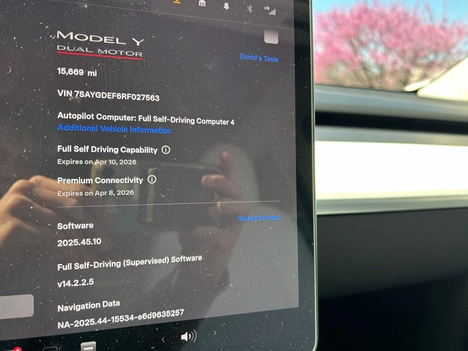 2024 Tesla Model Y Performance - Image 16 of 17