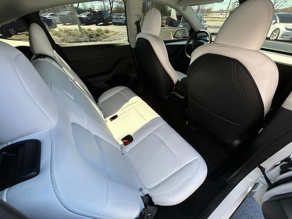 2024 Tesla Model Y Performance - Image 9 of 17