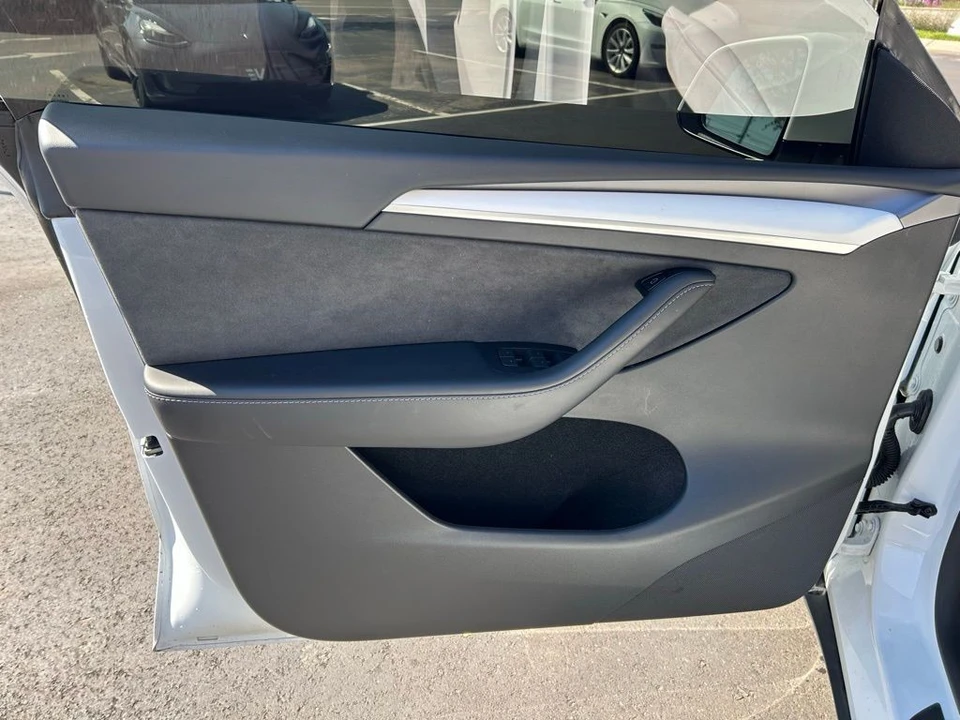 2024 Tesla Model Y Performance - Image 14 of 17
