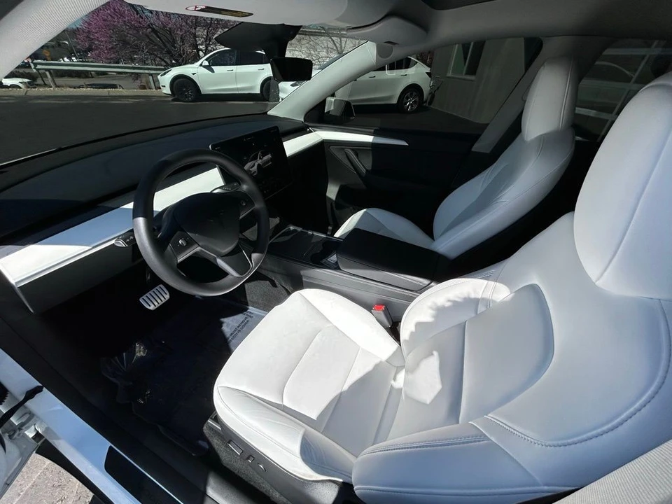2024 Tesla Model Y Performance - Image 15 of 17