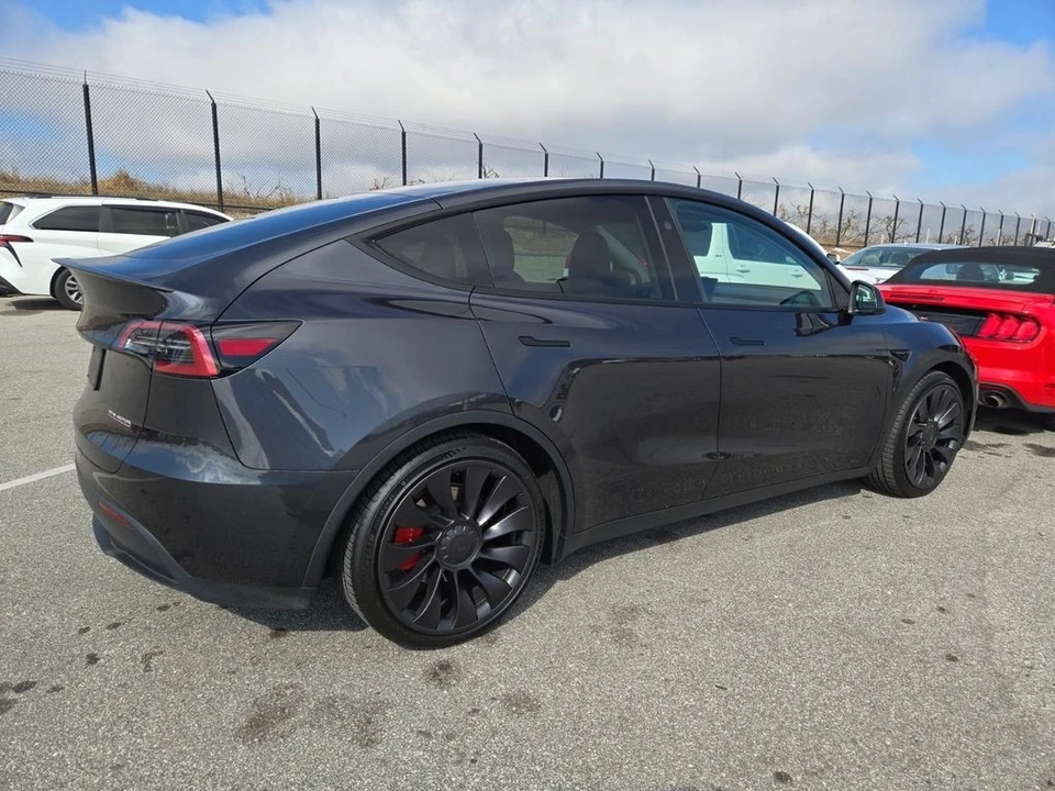 2024 Tesla Model Y Performance - Image 3 of 6