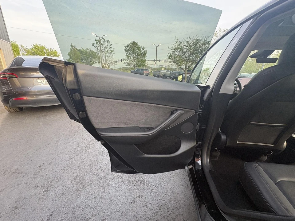 2024 Tesla Model Y Performance - Image 9 of 17